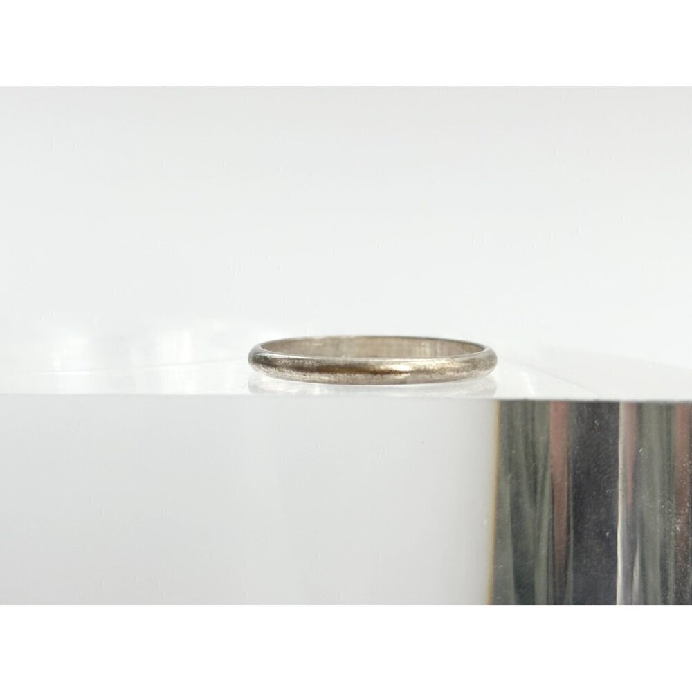 Minimalist Style Wedding Band B925 Sterling Silver Vintage Ring - sz 8 - Picture 2 of 10